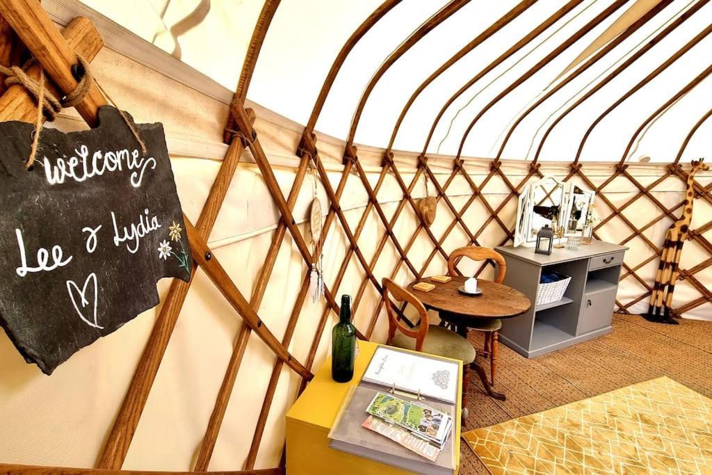 Bronfelen Yurt Hotel Cynghordy Luaran gambar