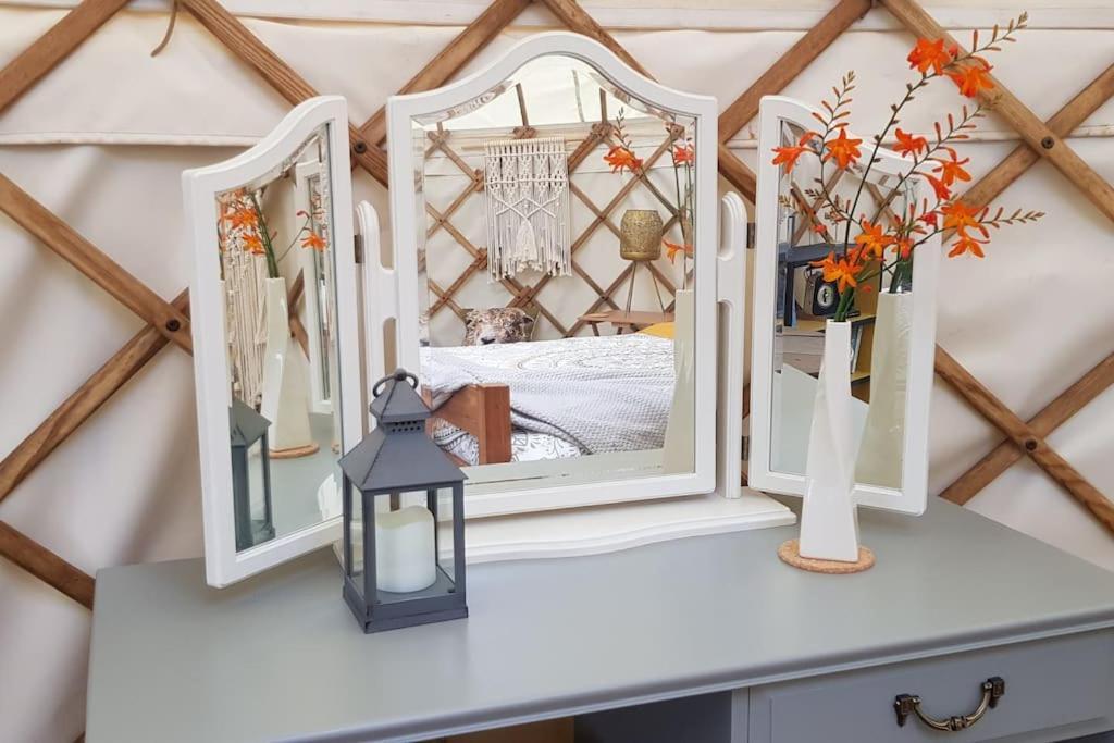 Bronfelen Yurt Hotel Cynghordy Luaran gambar