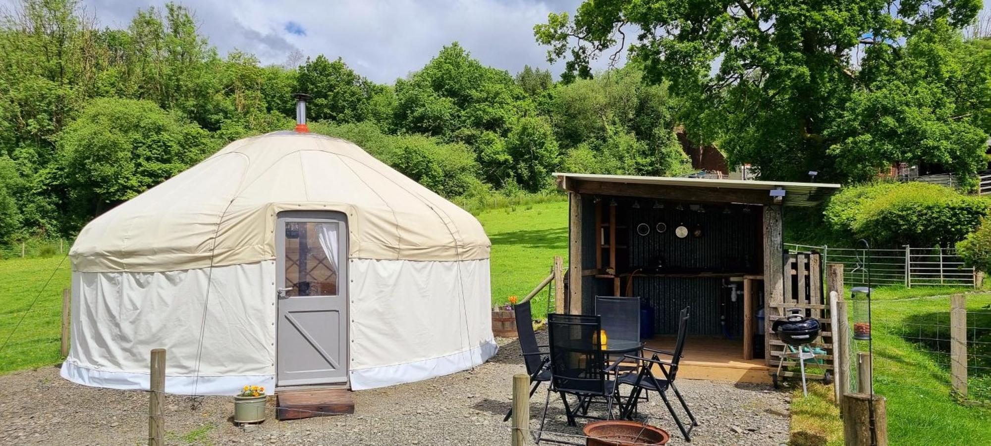 Bronfelen Yurt Hotel Cynghordy Luaran gambar